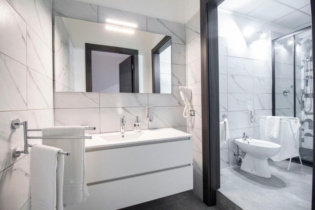 Royal Playa Suite And Apartament -Private Parking- Self Chek Out CTA Exterior photo