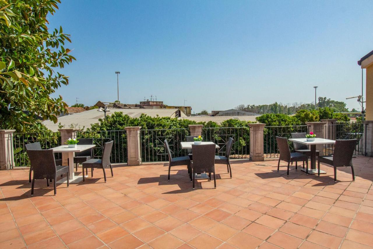 Royal Playa Suite And Apartament -Private Parking- Self Chek Out CTA Exterior photo