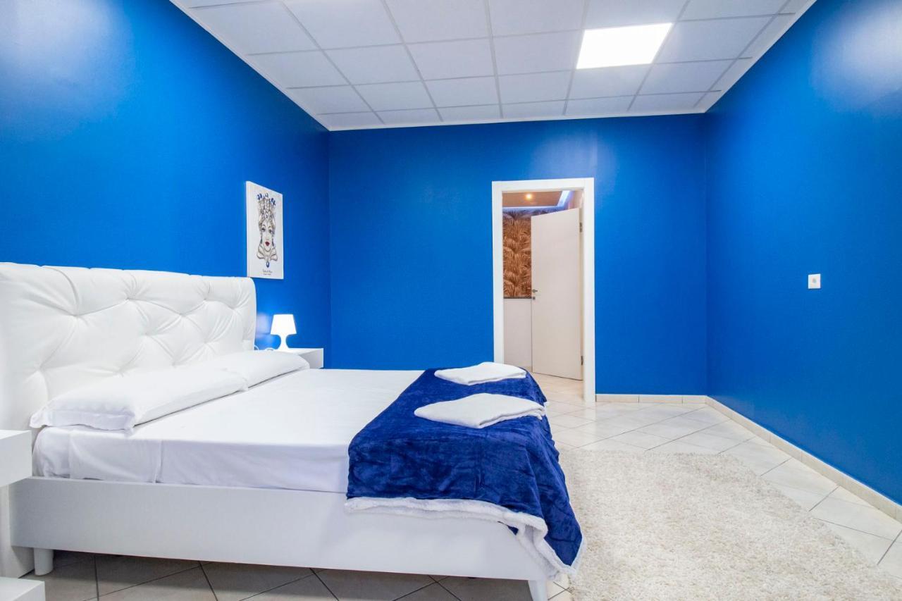 Royal Playa Suite And Apartament -Private Parking- Self Chek Out CTA Exterior photo