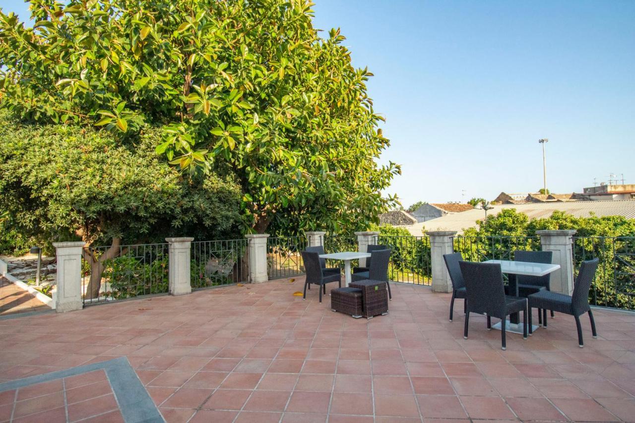 Royal Playa Suite And Apartament -Private Parking- Self Chek Out CTA Exterior photo