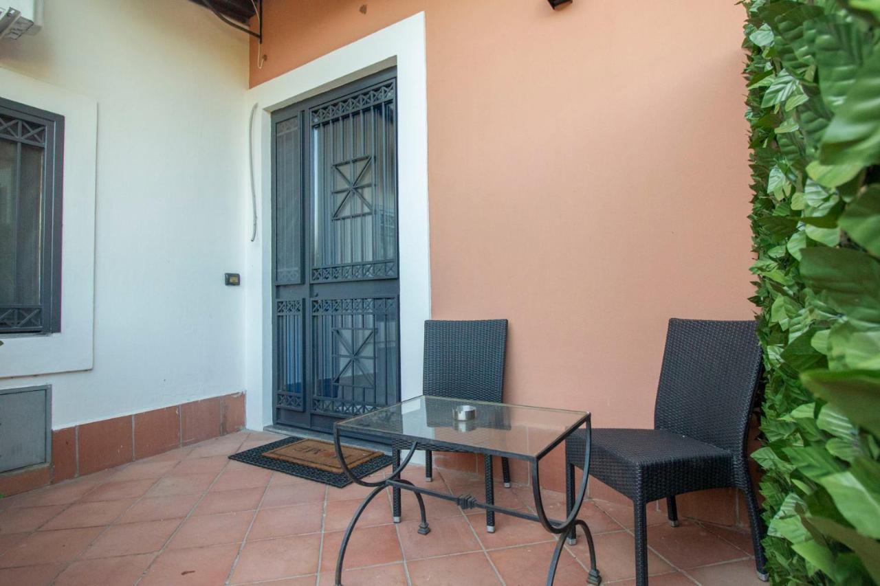 Royal Playa Suite And Apartament -Private Parking- Self Chek Out CTA Exterior photo