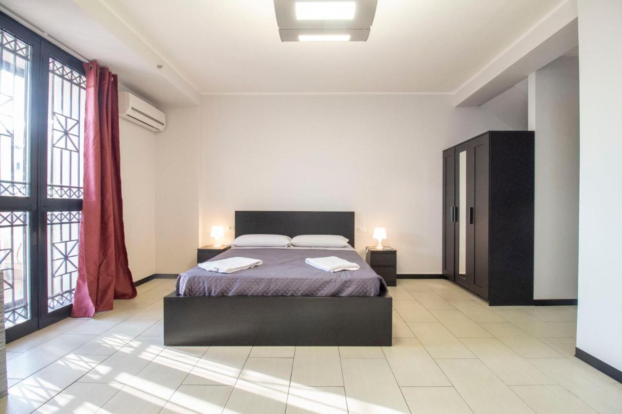 Royal Playa Suite And Apartament -Private Parking- Self Chek Out CTA Exterior photo