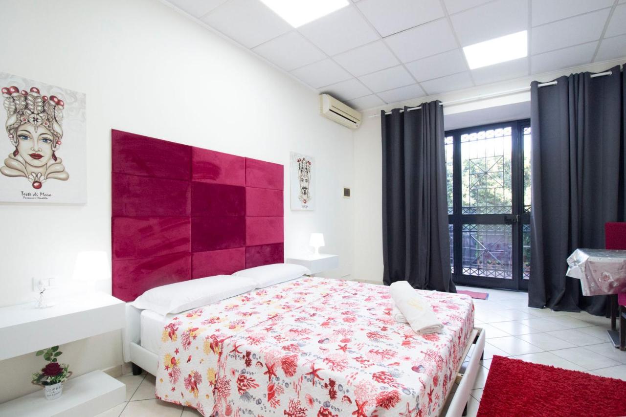 Royal Playa Suite And Apartament -Private Parking- Self Chek Out CTA Exterior photo