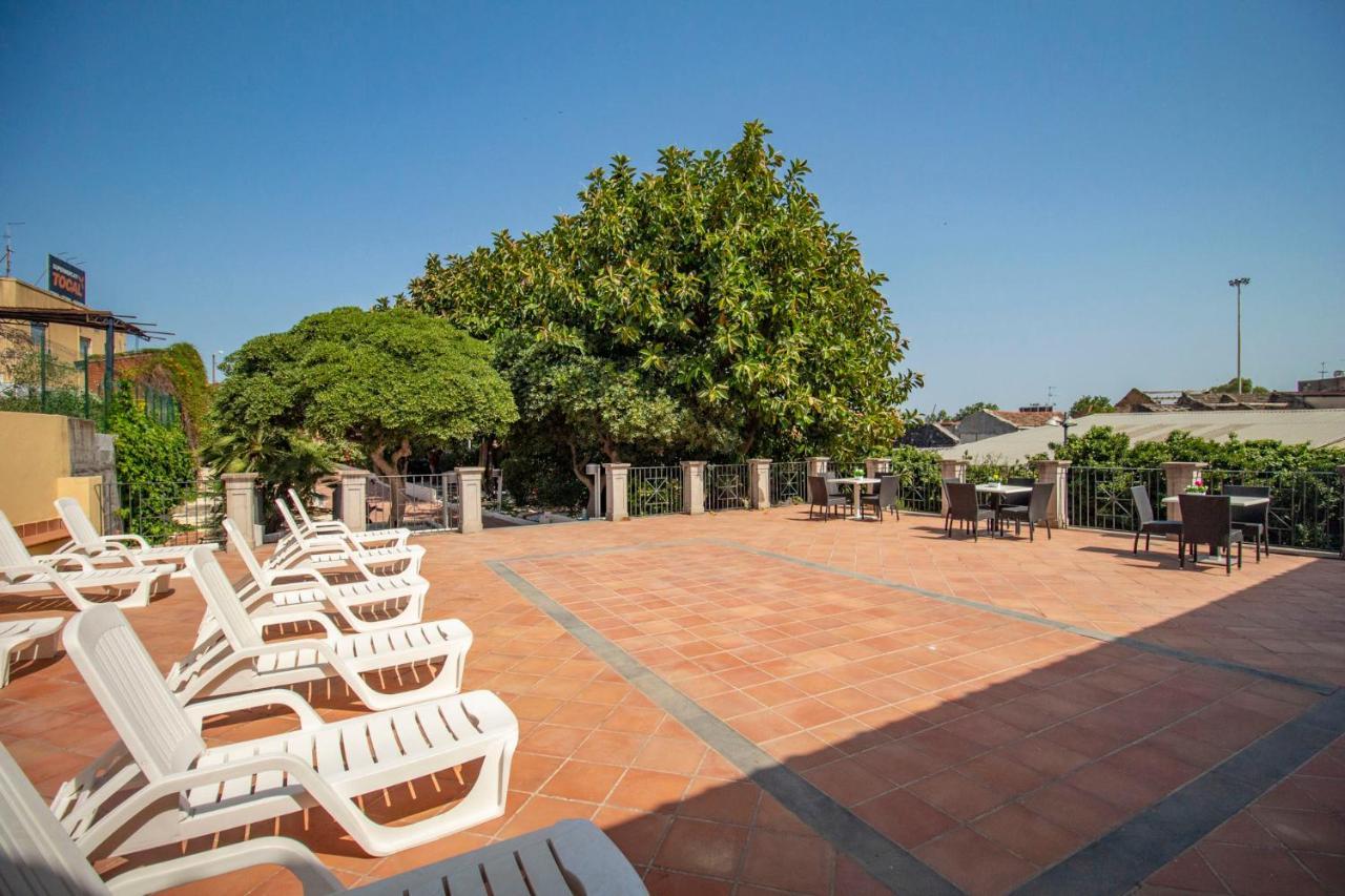 Royal Playa Suite And Apartament -Private Parking- Self Chek Out CTA Exterior photo
