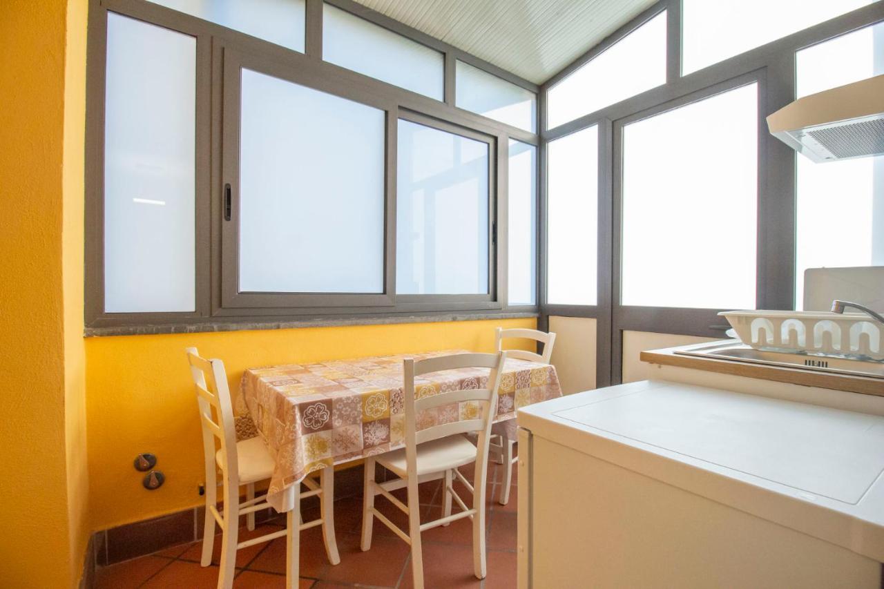 Royal Playa Suite And Apartament -Private Parking- Self Chek Out CTA Exterior photo