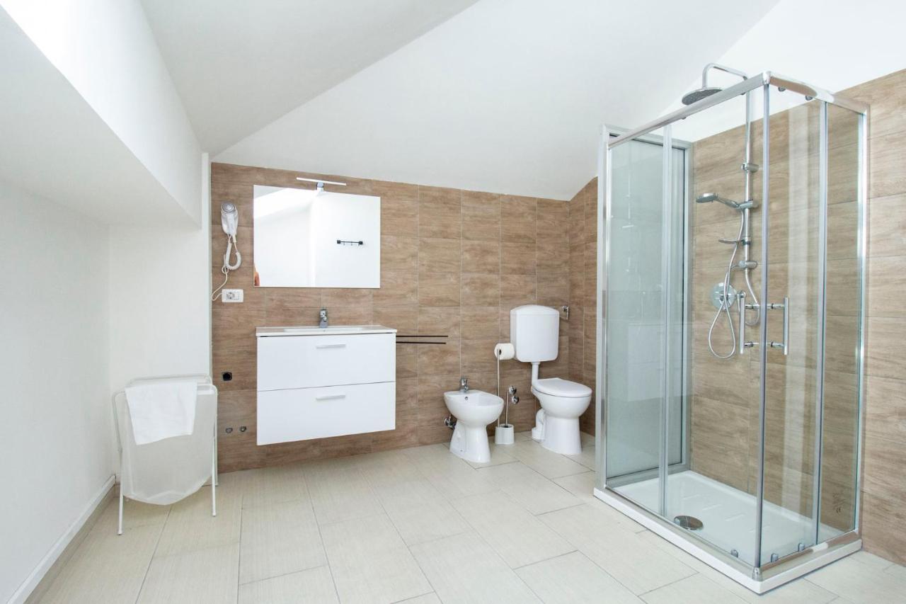 Royal Playa Suite And Apartament -Private Parking- Self Chek Out CTA Exterior photo