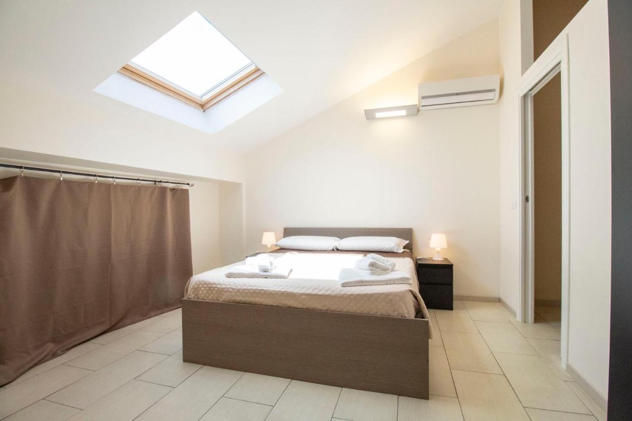 Royal Playa Suite And Apartament -Private Parking- Self Chek Out CTA Exterior photo