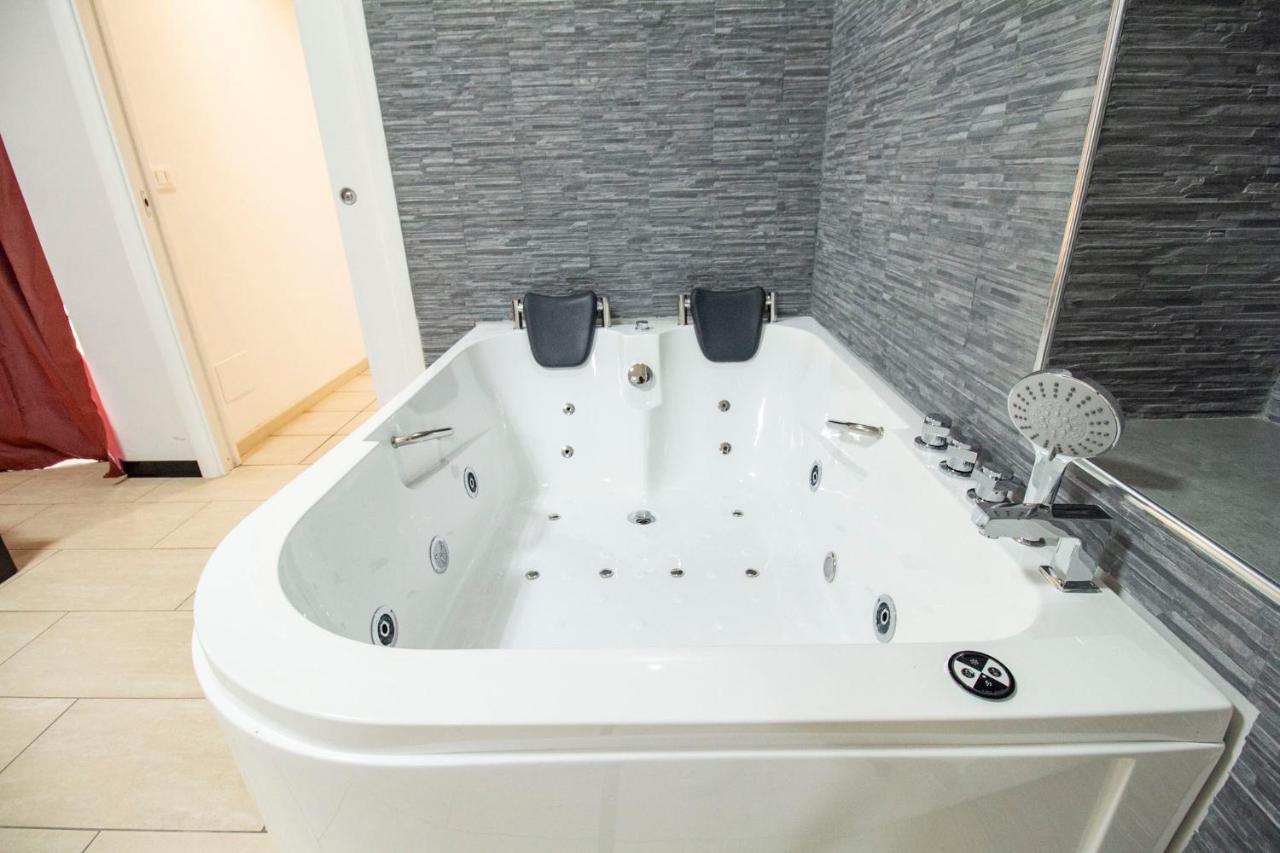 Royal Playa Suite And Apartament -Private Parking- Self Chek Out CTA Exterior photo