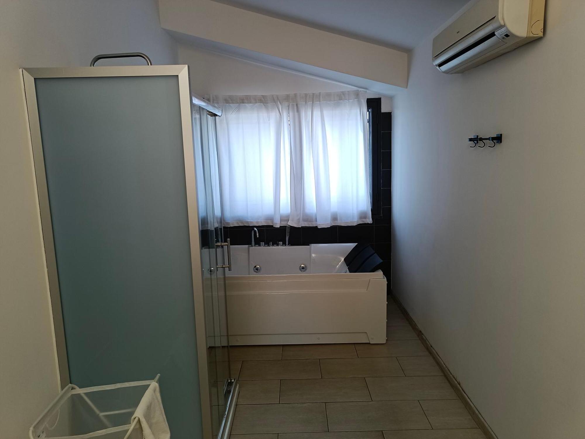 Royal Playa Suite And Apartament -Private Parking- Self Chek Out CTA Exterior photo