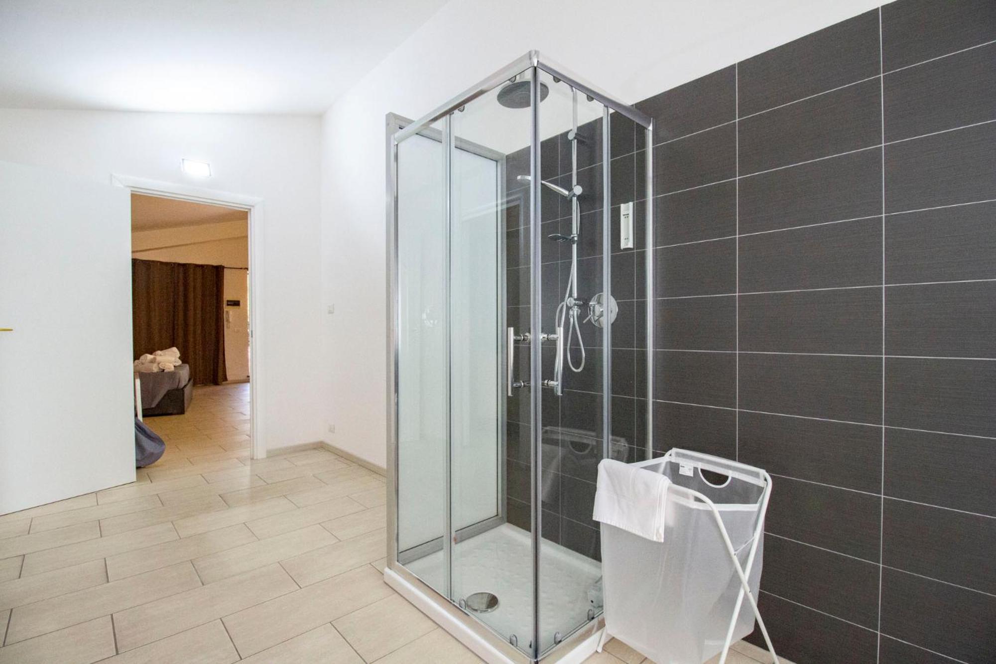 Royal Playa Suite And Apartament -Private Parking- Self Chek Out CTA Exterior photo