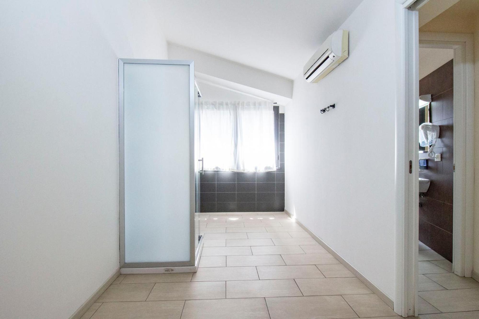 Royal Playa Suite And Apartament -Private Parking- Self Chek Out CTA Exterior photo