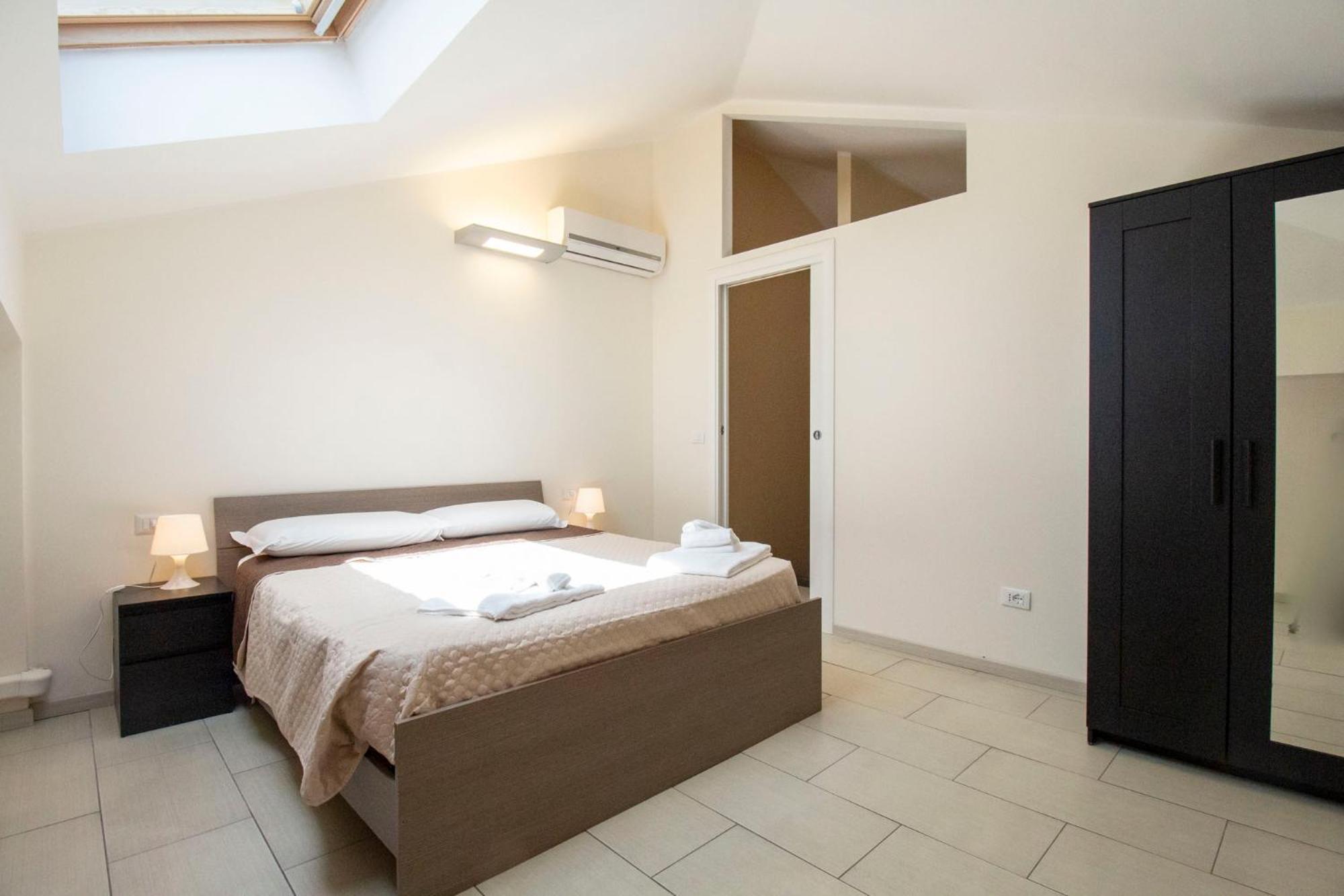 Royal Playa Suite And Apartament -Private Parking- Self Chek Out CTA Exterior photo