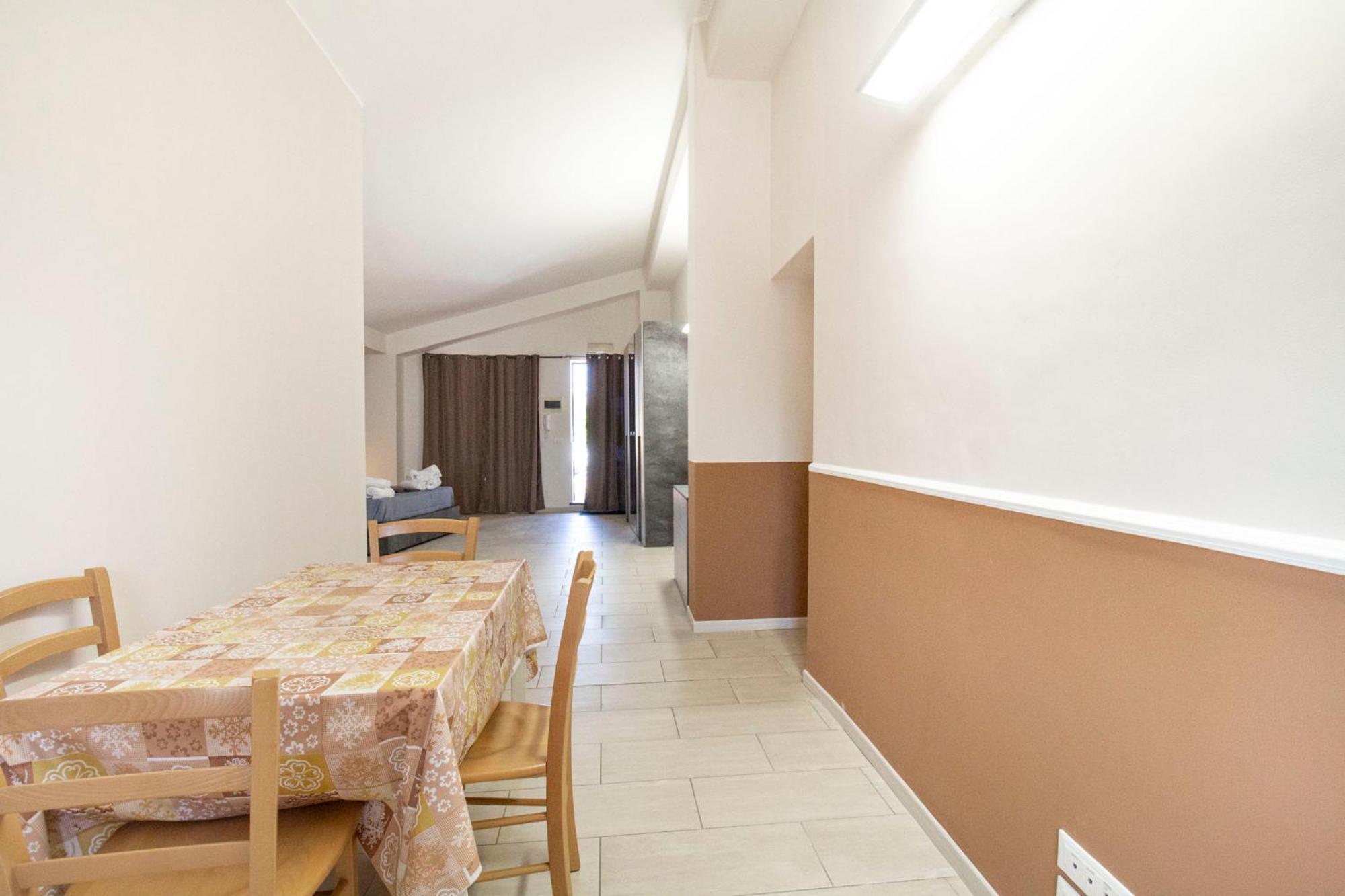 Royal Playa Suite And Apartament -Private Parking- Self Chek Out CTA Exterior photo